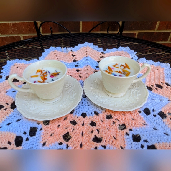 Set of Wild-Flower Teacup Candles - Picture 2 of 2